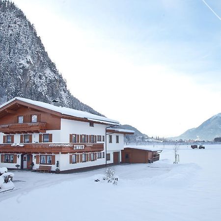 Gaestehaus Luxner Strass im Zillertal Buitenkant foto
