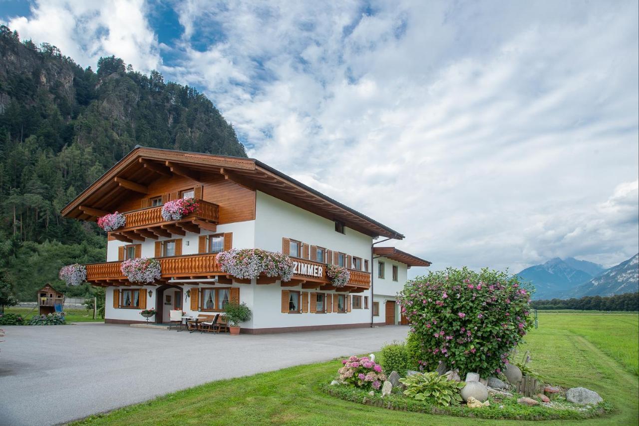 Gaestehaus Luxner Strass im Zillertal Buitenkant foto