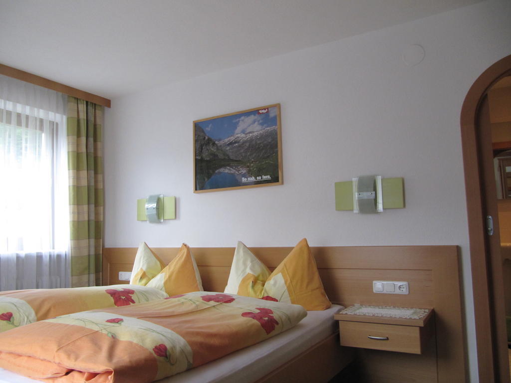 Gaestehaus Luxner Strass im Zillertal Kamer foto