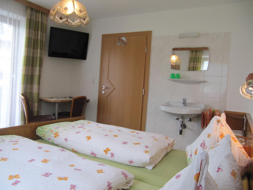 Gaestehaus Luxner Strass im Zillertal Kamer foto